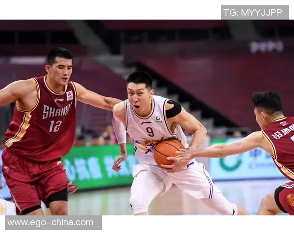 进攻犯规的判定标准与影响因素分析及其在篮球比赛中的应用